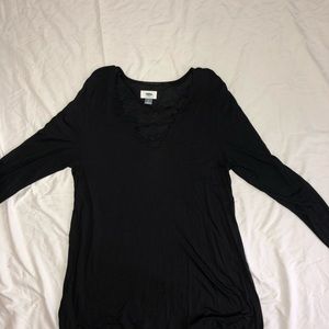 Long shirt with cut out in front